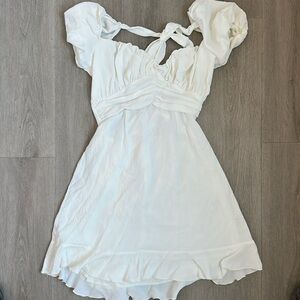 NWOT Lucy in the Sky size XXS 
Off white Babydoll Dress w open back